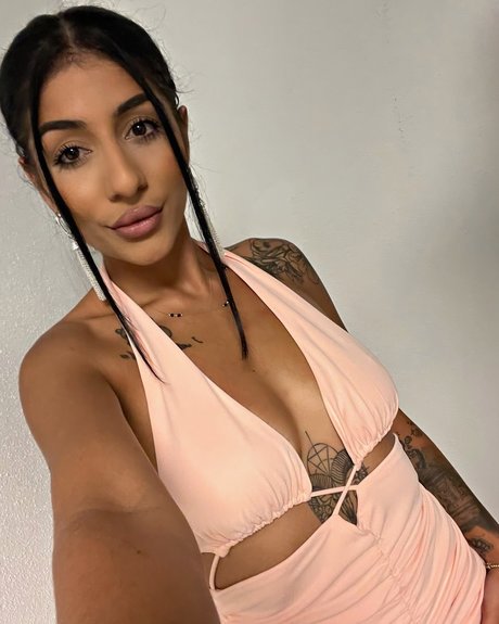 Photo nue de fuite OnlyFans de Larisa