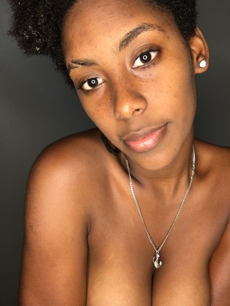 Photo nue de fuite OnlyFans de La Marlexxx