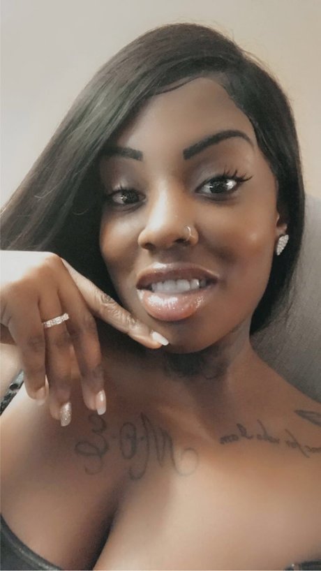 Photo nue de fuite OnlyFans de Juicy