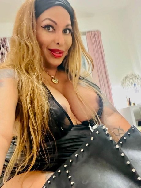 Photo nue de fuite OnlyFans de Lady Donna