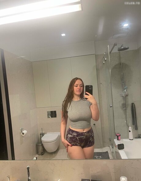 Photo nue de fuite OnlyFans de Saffronwill