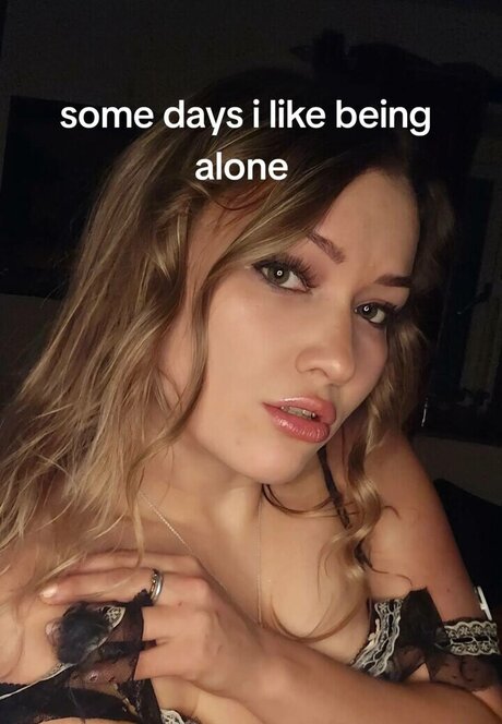 Photo nue de fuite OnlyFans de Roseloxo