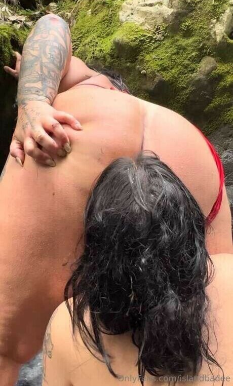 Photo nue de fuite OnlyFans de Island Badee