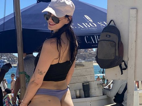 Photo nue de fuite OnlyFans de Ariana Basseri
