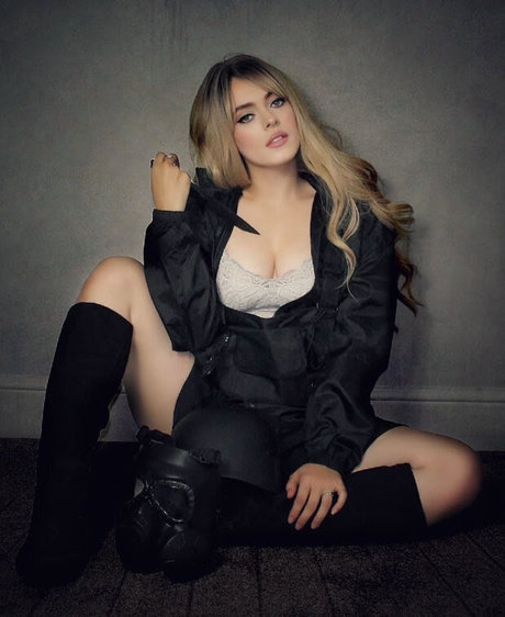 Kirsten Ria