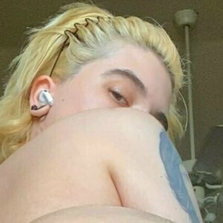 Photo nue de fuite OnlyFans de Sagenova