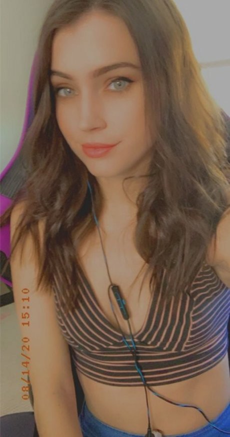 Photo nue de fuite OnlyFans de Intoxikaite
