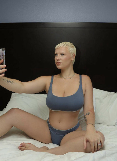 Photo nue de fuite OnlyFans de Babyyliv