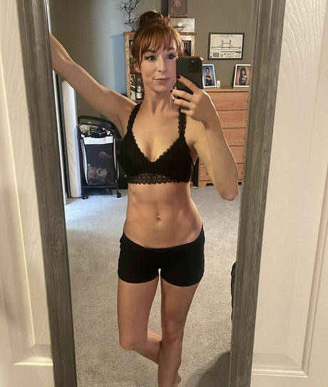 Photo nue de fuite OnlyFans de Lisa Foiles