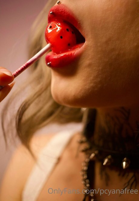 Photo nue de fuite OnlyFans de Elfsandi