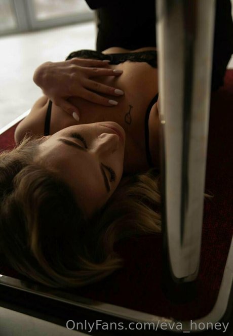Photo nue de fuite OnlyFans de Bloodylady