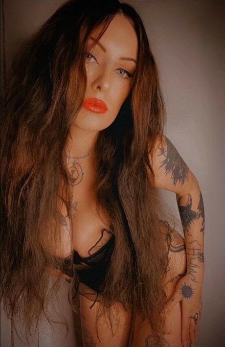 Photo nue de fuite OnlyFans de Heavymetalvixen
