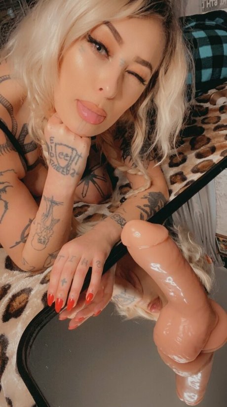 Photo nue de fuite OnlyFans de Heavymetalvixen