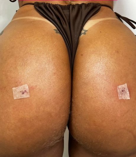 Photo nue de fuite OnlyFans de Kelly Holliver