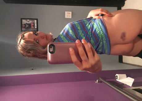 Photo nue de fuite OnlyFans de Chloe Fineman