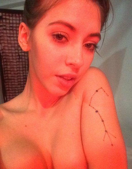 Photo nue de fuite OnlyFans de Avery Nona
