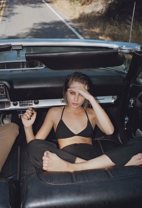 Willa Holland