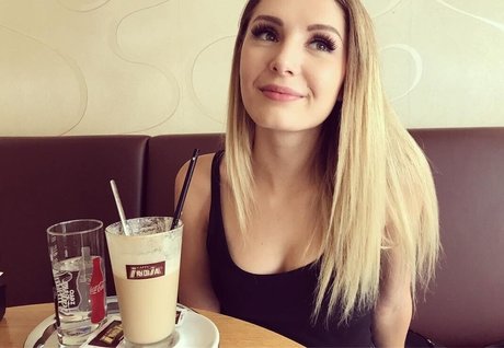 Photo nue de fuite OnlyFans de Lauren Southern