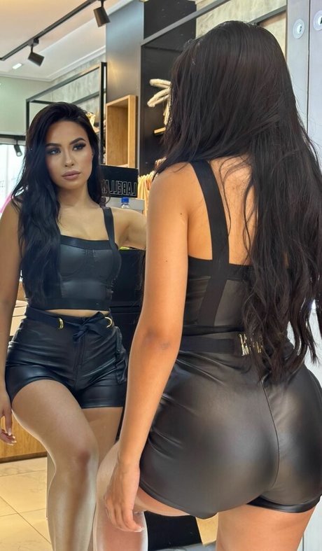 Photo nue de fuite OnlyFans de Larissa Nunes