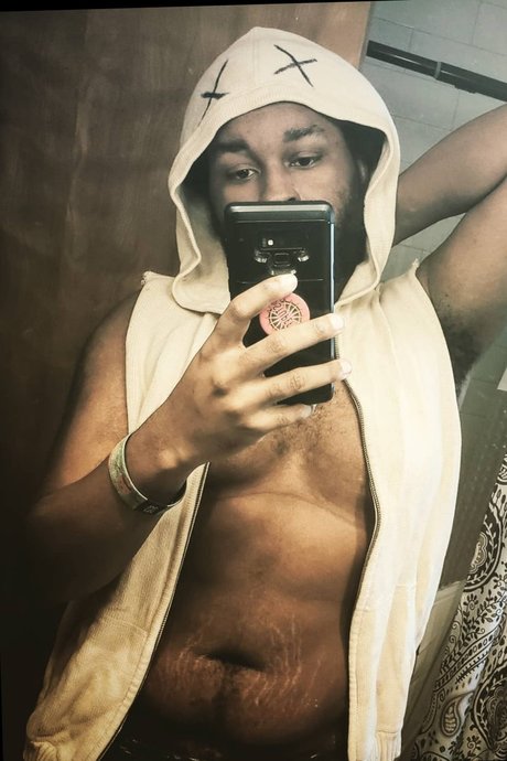 Photo nue de fuite OnlyFans de Leo Viz