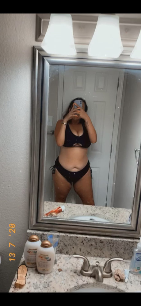 Photo nue de fuite OnlyFans de Lee Lee