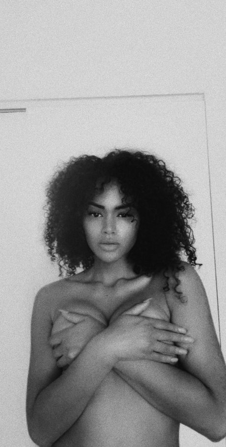 Photo nue de fuite OnlyFans de Lea Lalay