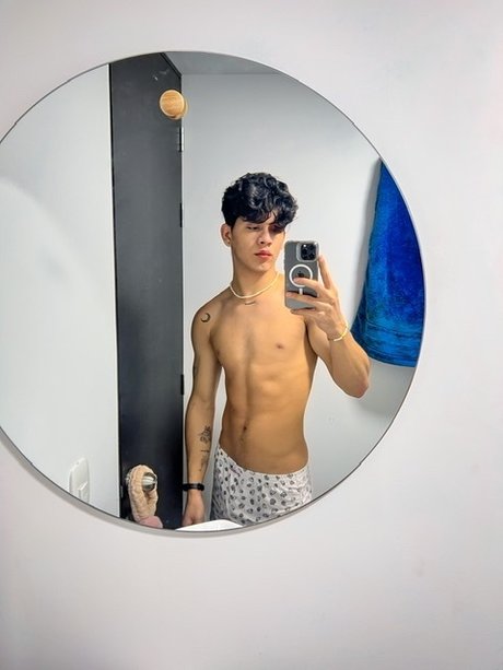 Photo nue de fuite OnlyFans de Lisandroanez