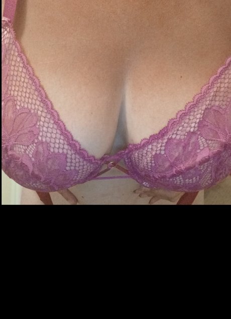 Photo nue de fuite OnlyFans de  Lipsqueen72 