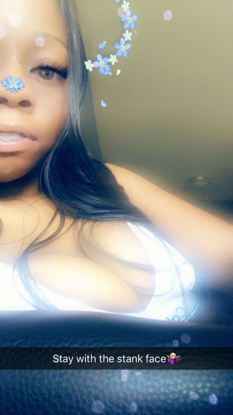 Photo nue de fuite OnlyFans de Flowerbomb93