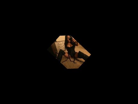 Photo nue de fuite OnlyFans de Liveandlove