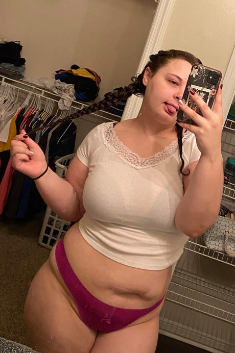 Photo nue de fuite OnlyFans de Lovebug646