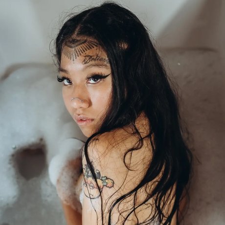 Photo nue de fuite OnlyFans de Loonatik Ysabel