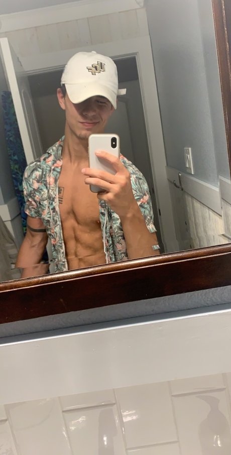 Photo nue de fuite OnlyFans de Logan