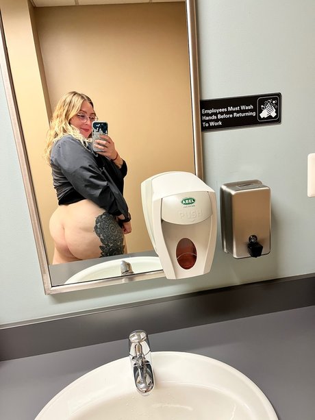 Photo nue de fuite OnlyFans de Madison