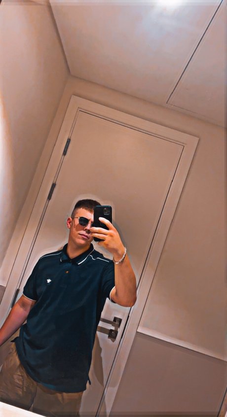 Photo nue de fuite OnlyFans de Luca