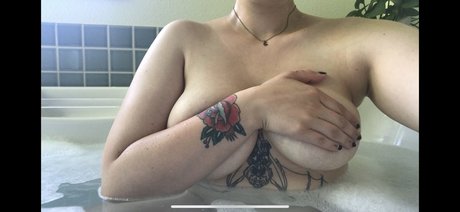Photo nue de fuite OnlyFans de Luna Steel