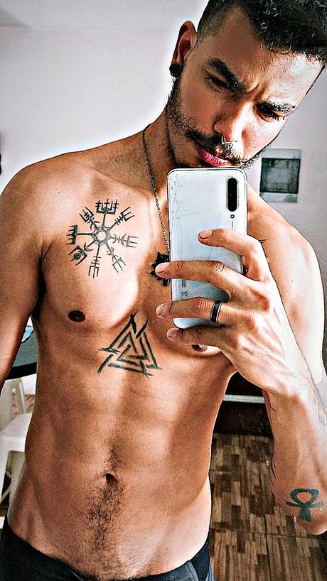 Photo nue de fuite OnlyFans de Luccas