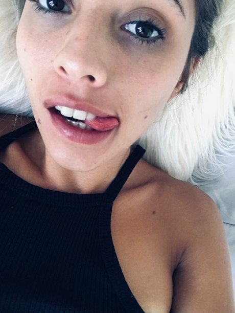 Photo nue de fuite OnlyFans de Luji