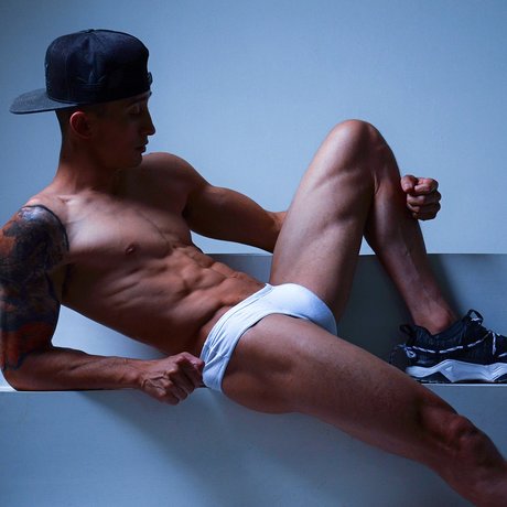 Photo nue de fuite OnlyFans de Luis Hernandez