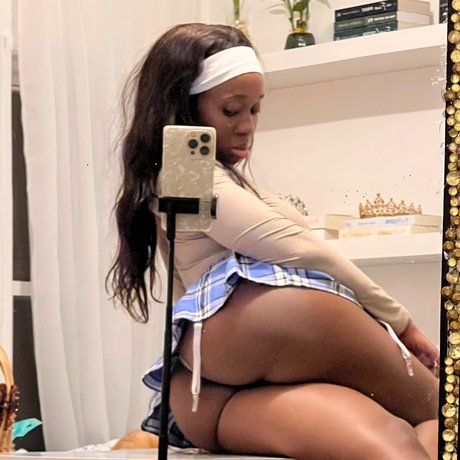Photo nue de fuite OnlyFans de Lucky Angel