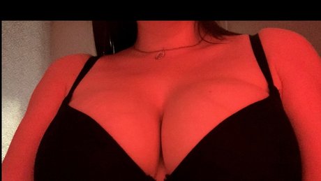Photo nue de fuite OnlyFans de Marishathechic