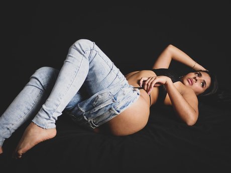 Photo nue de fuite OnlyFans de Maria Angel Lovato