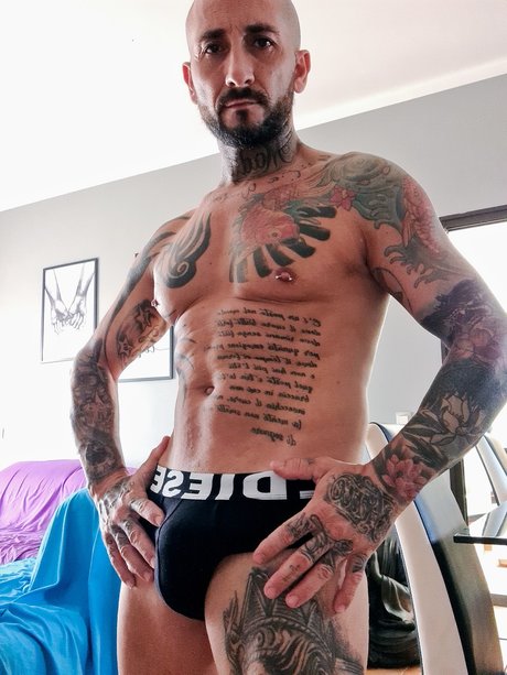 Photo nue de fuite OnlyFans de Marco Baral