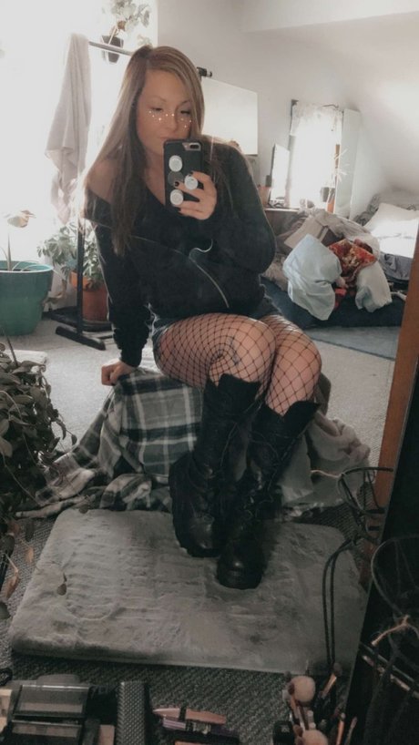Photo nue de fuite OnlyFans de Mander