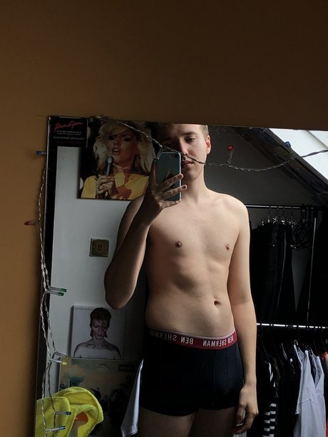 Photo nue de fuite OnlyFans de G 