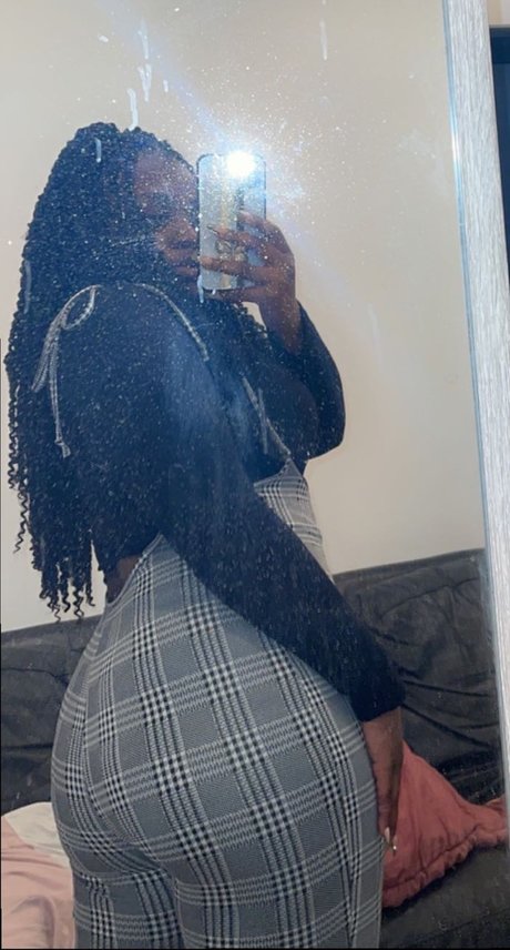 Photo nue de fuite OnlyFans de Riyah