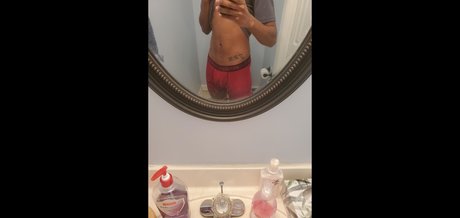 Photo nue de fuite OnlyFans de Malik