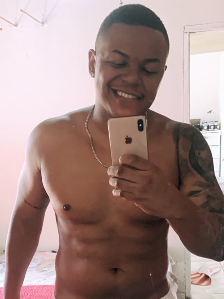 Photo nue de fuite OnlyFans de Mc Denner James