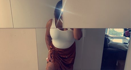 Photo nue de fuite OnlyFans de Xbiracialbittyx