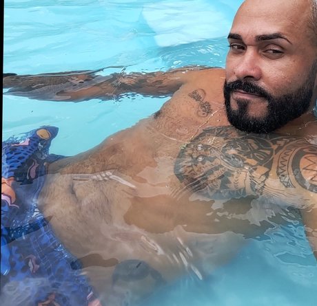 Photo nue de fuite OnlyFans de Maxputokarioca